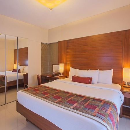 Oakwood Residence Naylor Road Pune Esterno foto