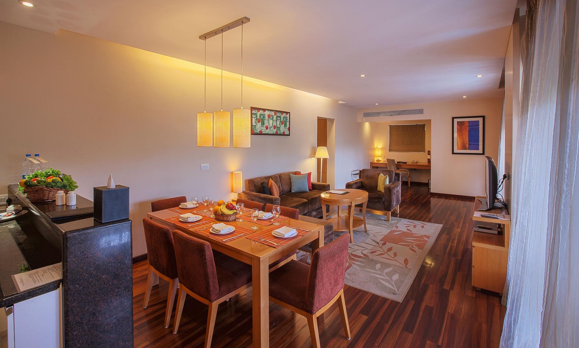 Oakwood Residence Naylor Road Pune Esterno foto