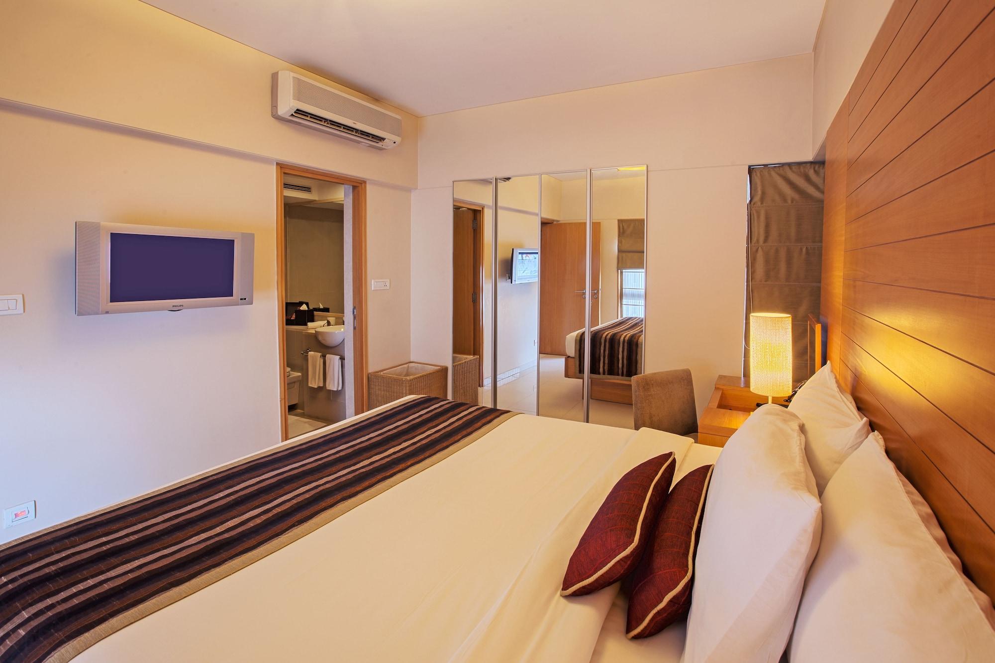 Oakwood Residence Naylor Road Pune Esterno foto