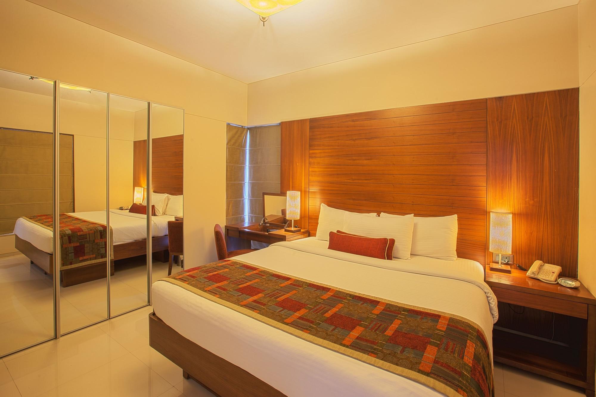 Oakwood Residence Naylor Road Pune Esterno foto