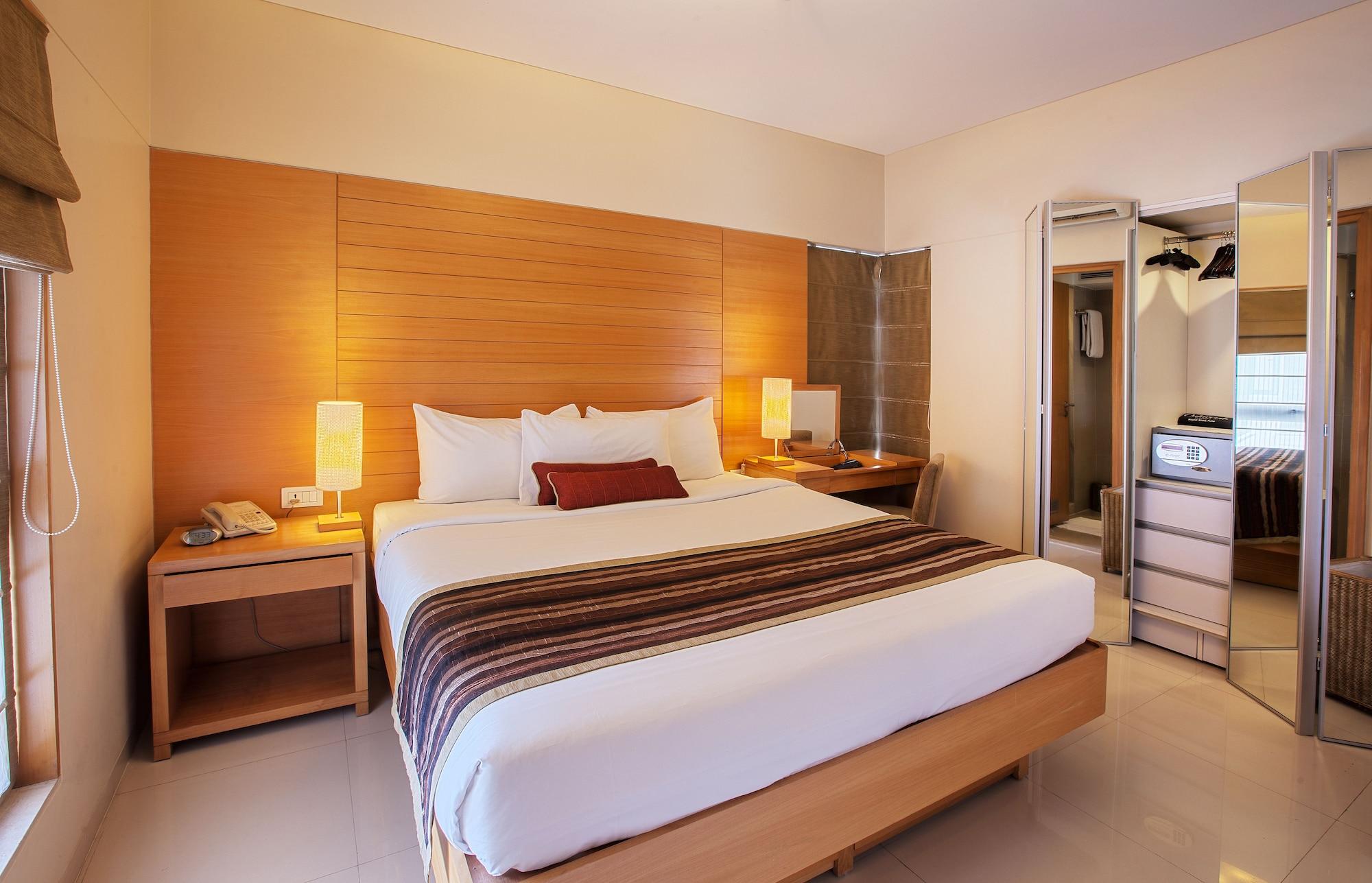 Oakwood Residence Naylor Road Pune Esterno foto