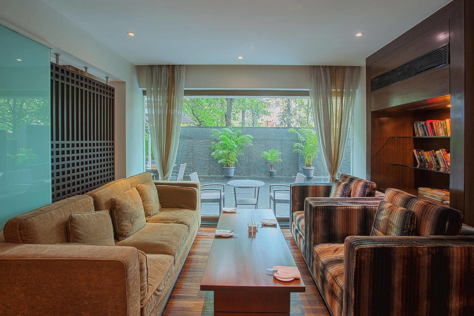 Oakwood Residence Naylor Road Pune Esterno foto