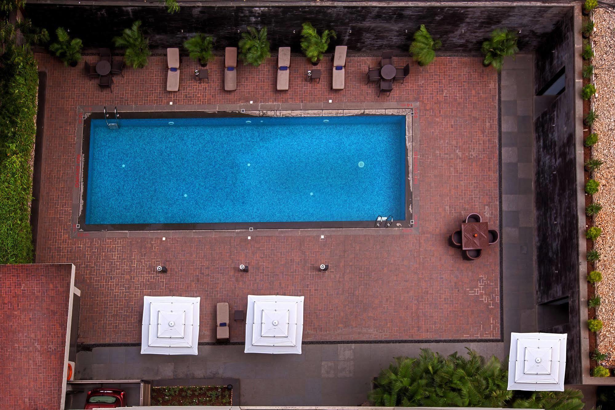 Oakwood Residence Naylor Road Pune Esterno foto
