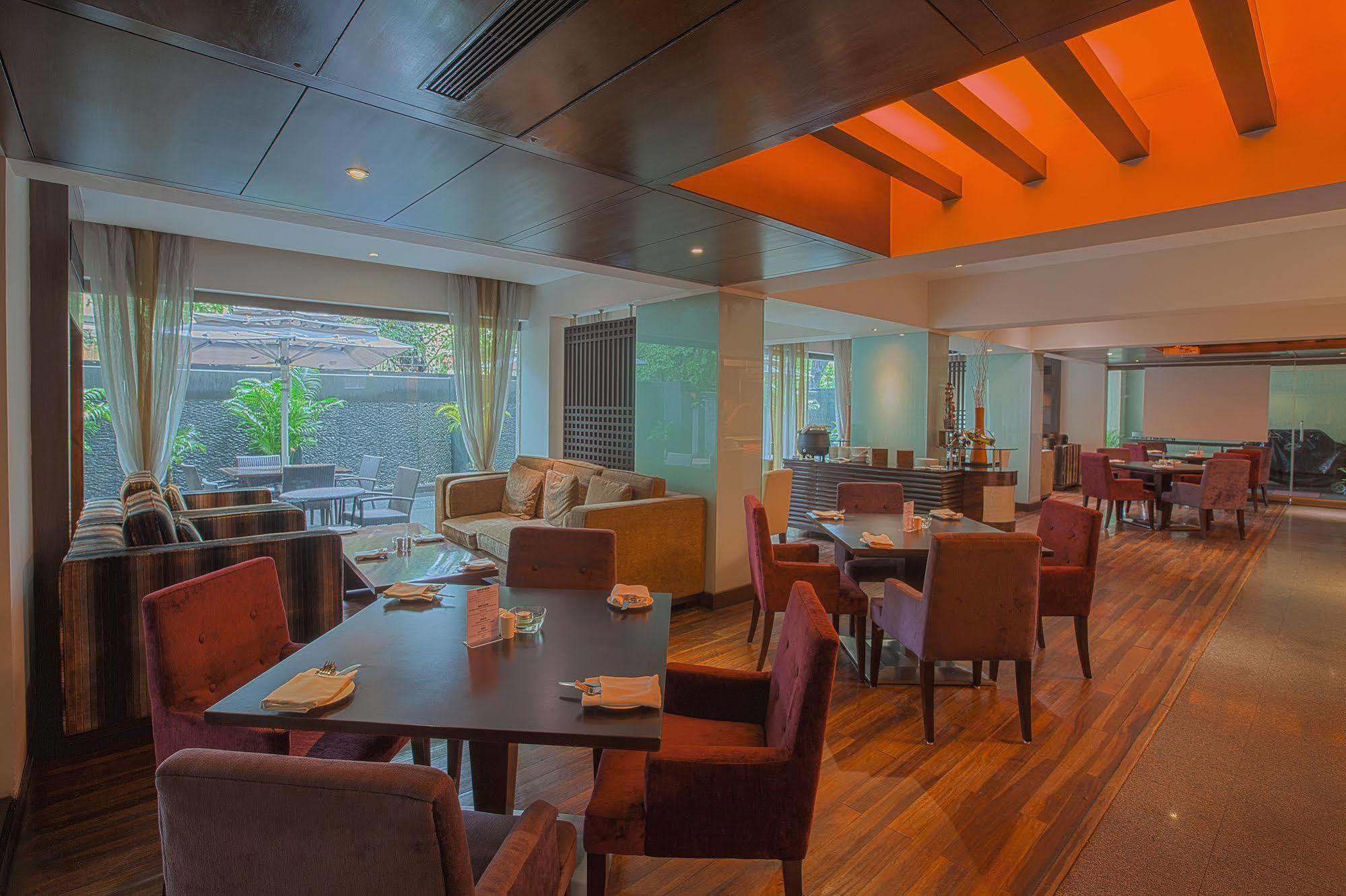 Oakwood Residence Naylor Road Pune Esterno foto