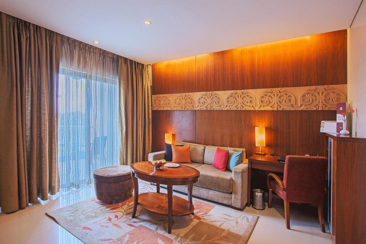 Oakwood Residence Naylor Road Pune Esterno foto
