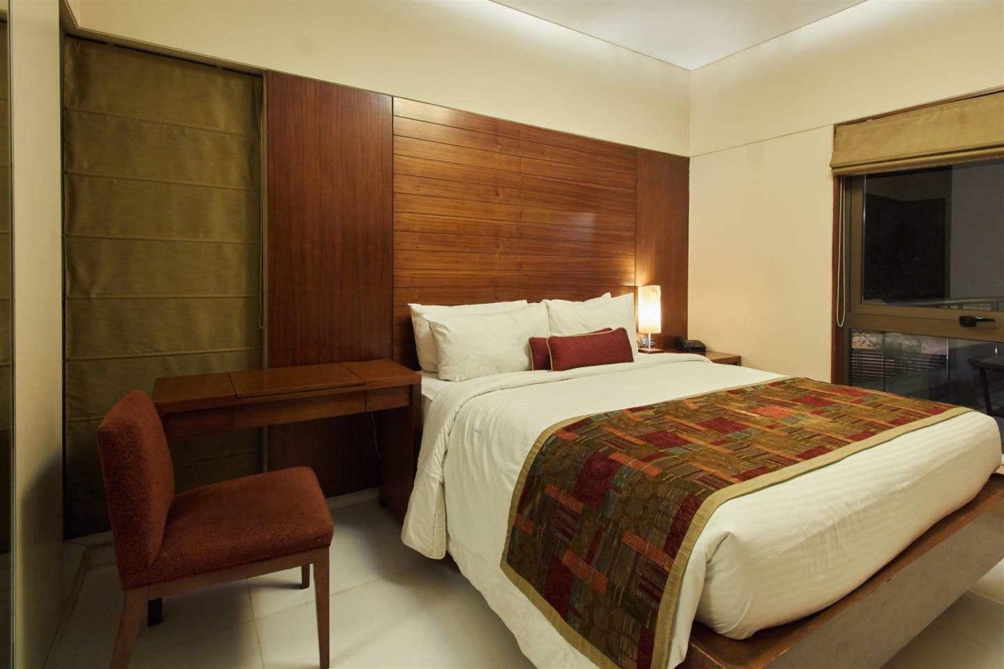 Oakwood Residence Naylor Road Pune Esterno foto