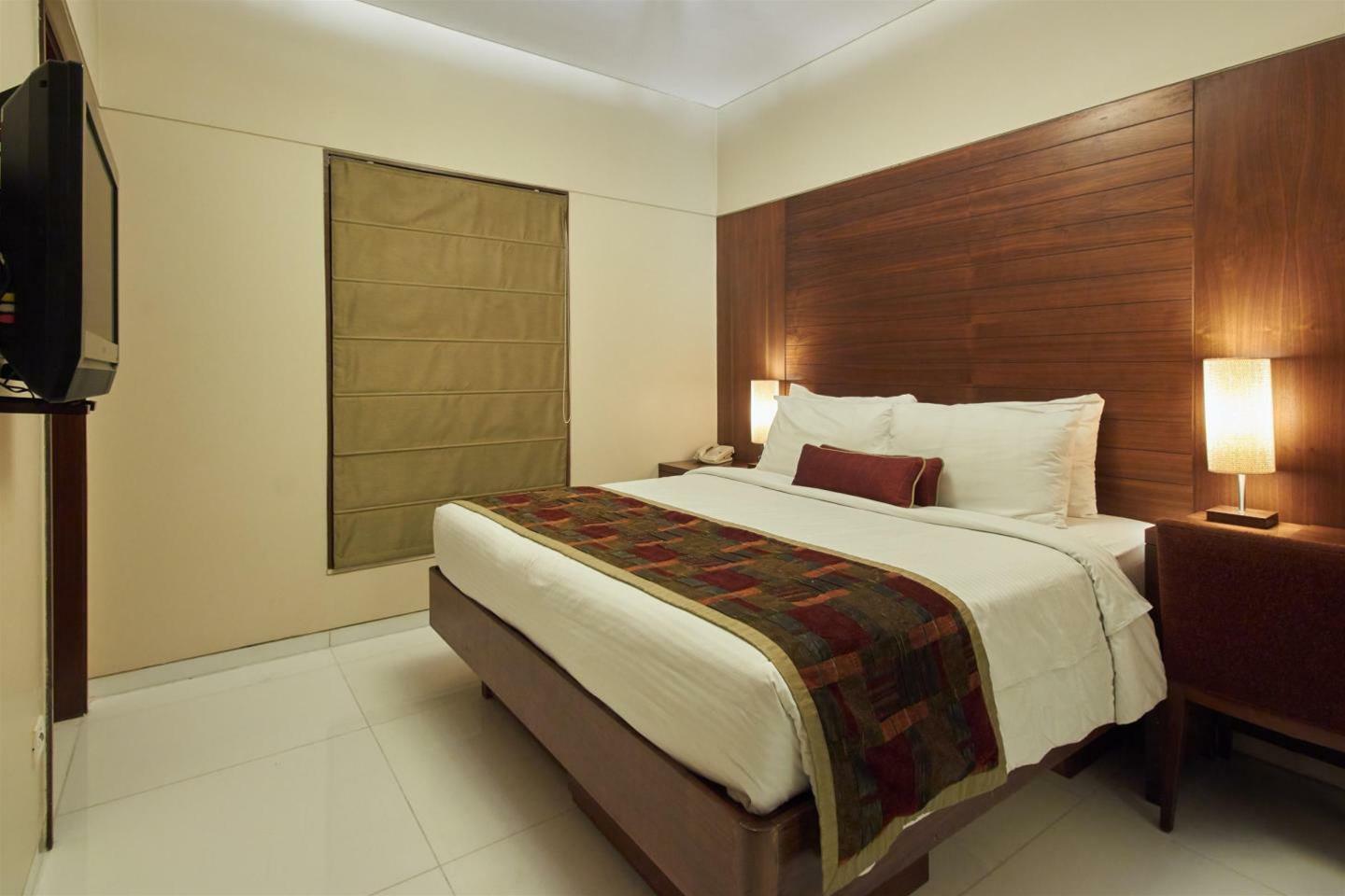 Oakwood Residence Naylor Road Pune Esterno foto